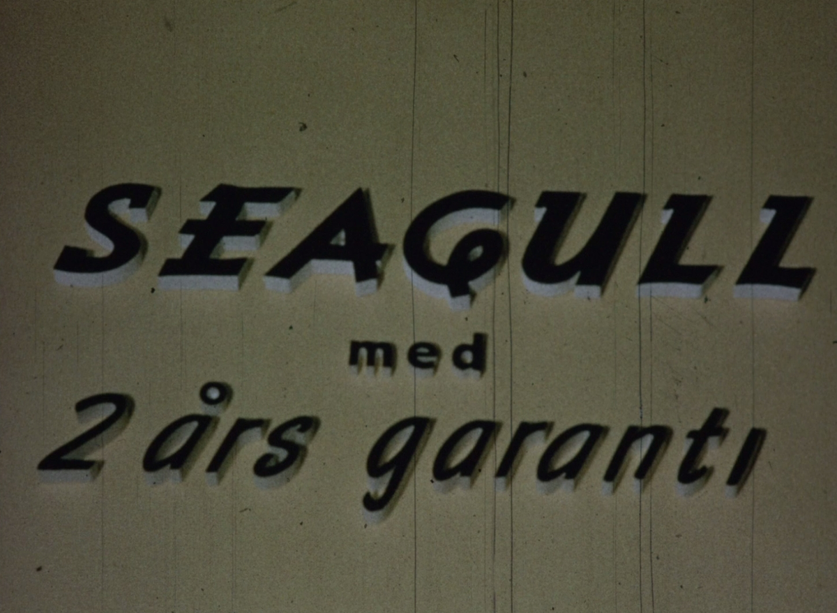 AB Motorreimers presentation av utombordsmotorer från företaget British Seagull. 

Filmen inleds med scener från Poole, Dorset där företaget var verksamt. Vyer från Pooles stränder ut mot den Engelska kanalen övergår i bilder från företagets fabrik där komponenter till utombordare visas upp. Scenerna som följer innehåller närbilder på utombordsmotorer samt instruktioner för hur man använder motorerna. Ett flertal fritidsbåtar av olika slag som använder British Seagull-motorer figurerar. Merparten av filmen är troligtvis inspelad i Stockholms skärgård. Mot slutet tas en segelbåt upp med hjälp av lyftkran vid Norra Hammarbyhamnen. För att demonstrera motorernas kraftfullhet drar en liten eka utrustrad med utombordare ett tungt lass av kablar.