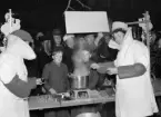 Lottornas julmarknad, Fyristorg, Uppsala 1945
