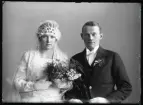 Brudpar. Herbert Johansson, Olberga, Surahammar.
Ur Gustaf Åhmans samling.