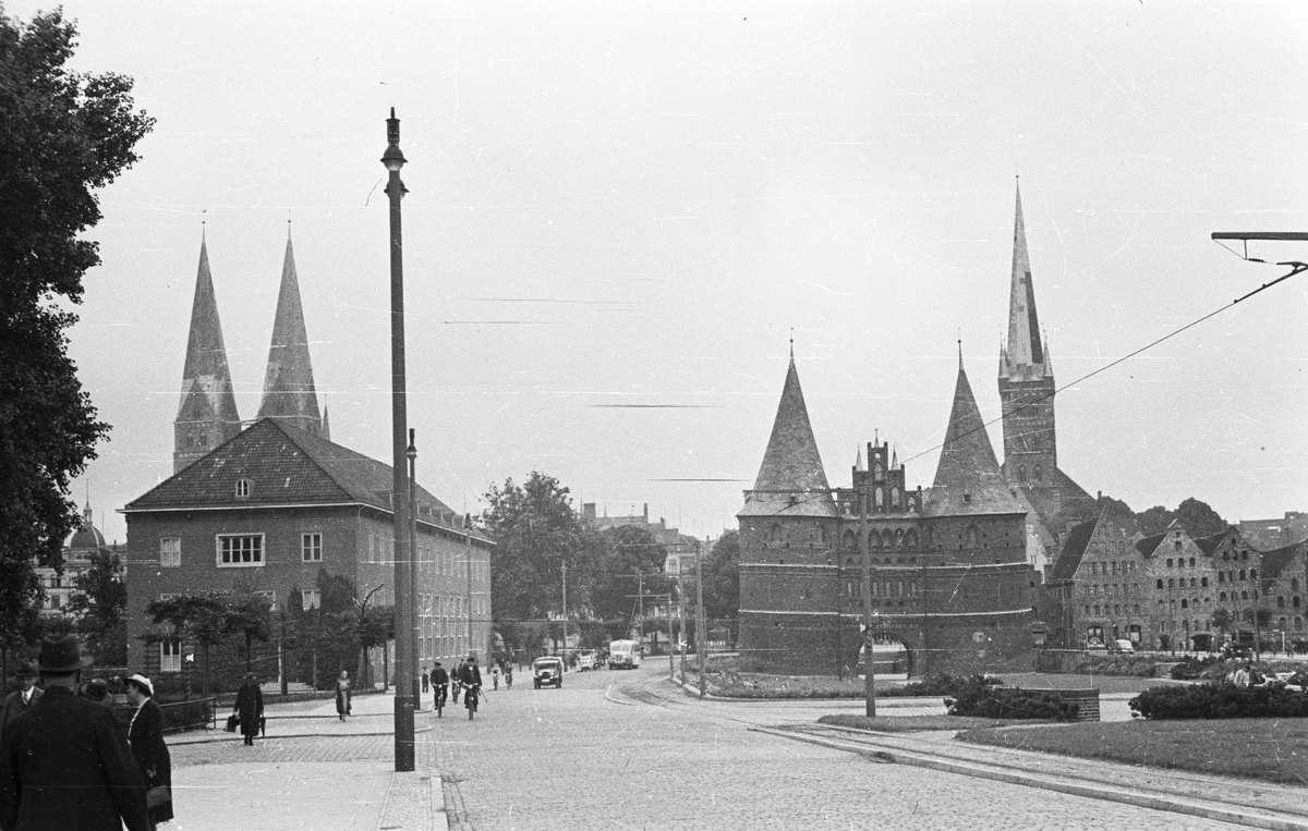 Bildene antakelig tatt under en arkeologi-kongress i Berlin 1939.