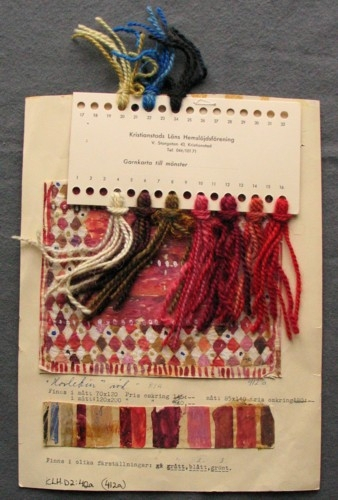 Matta "Harlekin"  Harlekinmönstrad bård, enfärgad mitt.

KLH.D2:412a  Röd
KLH.D2:412b  Grön
KLH.D2:412c  Grå  Se LKLH508, 1022
KLH.D2:412c  Dubblett:1
KLH.D2:412c  Dubblett:2
KLH.D2:412c  Dubblett:3