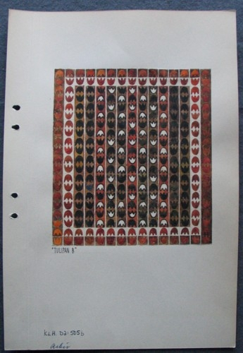 Matta "Tulipan"

KLH.D2:505a. Brun, grå och oliv, 
KLH.D2:505.  
KLH.D2:505b. 
KLH.D2:505b  Brun, svart och orange. 
KLH.D2:505b. Dubblett
KLH.D2:505c. Lila, blå och grön.
KLH.D2:505d Blå, oliv och brun. 
KLH.D2:505d Dubblett