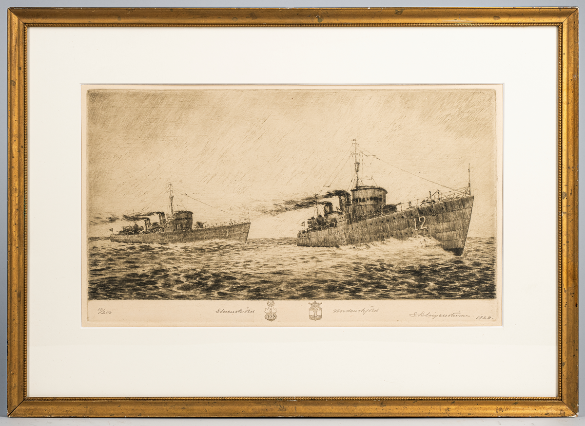 Visar jagaren Ehrenskjöld och Nordenskjöld.
Har tillhört uo-mäss å jagaren Nordenskjöld.
Text: 10/200  S. Klingenstjerna 1928.
Inom glas och ram.
Se foto på K 1939
Neg.nr A 676 6:19