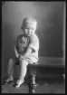 Barnporträtt, Olle. Fru Margit Helmin, Hallstahammar.
Ur Gustaf Åhmans bildarkiv.