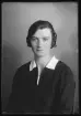 Porträtt. Anna Olsson, Tränsta, Köping.
Ur Gustaf Åhmans bildarkiv.
