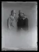 Grupporträtt, Emma Lindgren, Åsby, Hallstahammar.
Ur Gustaf Åhmans samling.