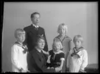 Grupporträtt, familj. Ing. Carlsten, Hallstahammar.
Ur Gustaf Åhmans samling.