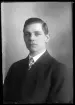 Mansporträtt. Gösta Vallbom, Stensbo Gård, Stensbo.
Ur Gustaf Åhmans samling.