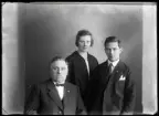 Grupporträtt. J.F. Holm, Kullsta, Hallstahammar.
Ur Gustaf Åhmans samling.