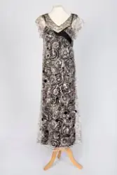 Todelt kjole med hatt