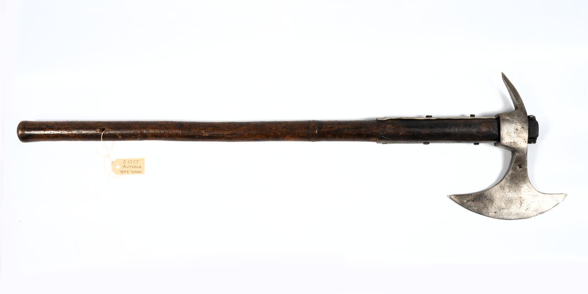 Änterbila med hål för stropp. Trofé tagen 1790 vid Svensksund.