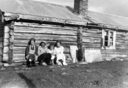 I solveggen på setra til Uppistugu Rindal på Ivaslåen.