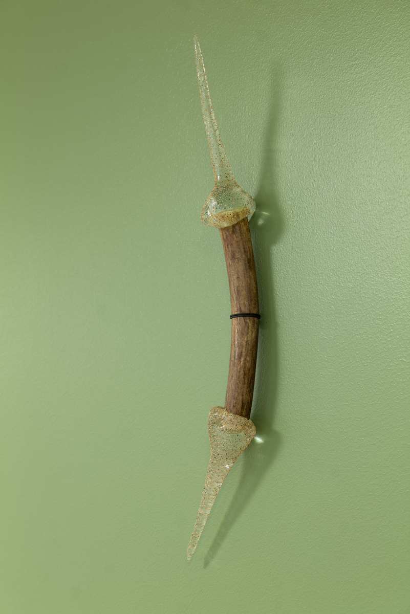 CoarveSákkit / HornPinner / AntlerSticks [Vegg]