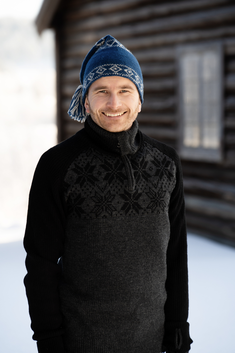 Mann med Horgeseterlue, på friluftsmuseet i Prestfoss i 2025.