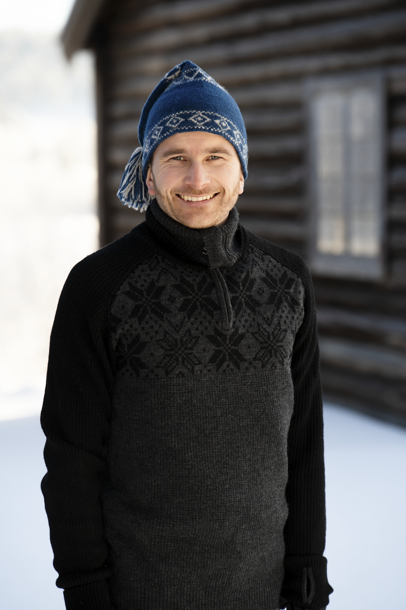 Mann med Horgeseterlue, på friluftsmuseet i Prestfoss i 2025.