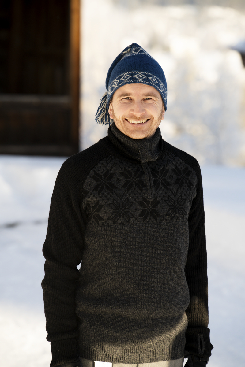 Mann med Horgeseterlue, på friluftsmuseet i Prestfoss i 2025.