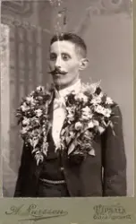 Mansporträtt. Examen, 1901.