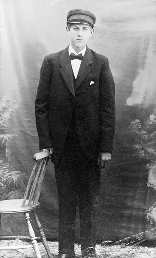 Portrett av en ung mann.