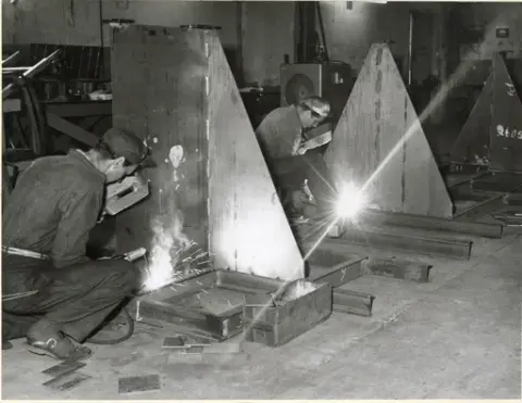 Mekanisk verkstad. Tudor i Nol  runt 1960.