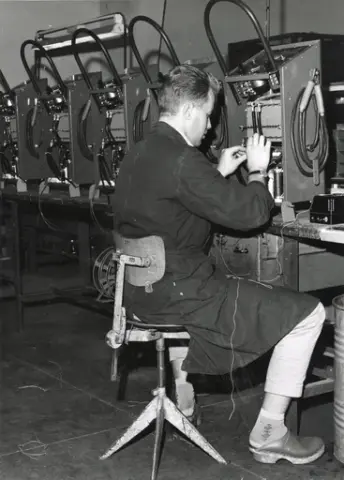 Likriktningsavdelningen. Tudor i Nol  runt 1960.