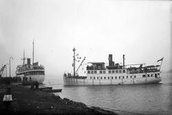 Hamnen, fartyg vid Gotlandskajen