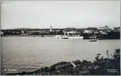 Postkort, Hamar by sett fra Tjuvholmen, mjøsbåt D/S Kong Osc