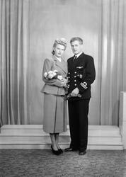 Løytnant (?) Meyer, brudebilde