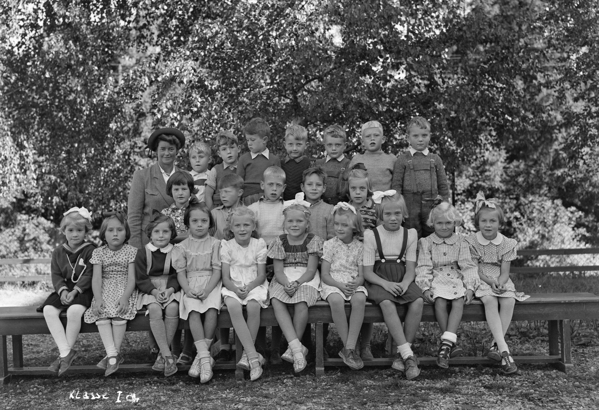 Sagdalen skoles 1.klasser, gruppebilder