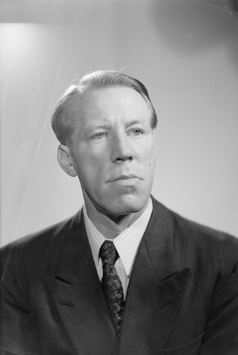 Sivilforsvaret, passbilder. 4 barnebilder 