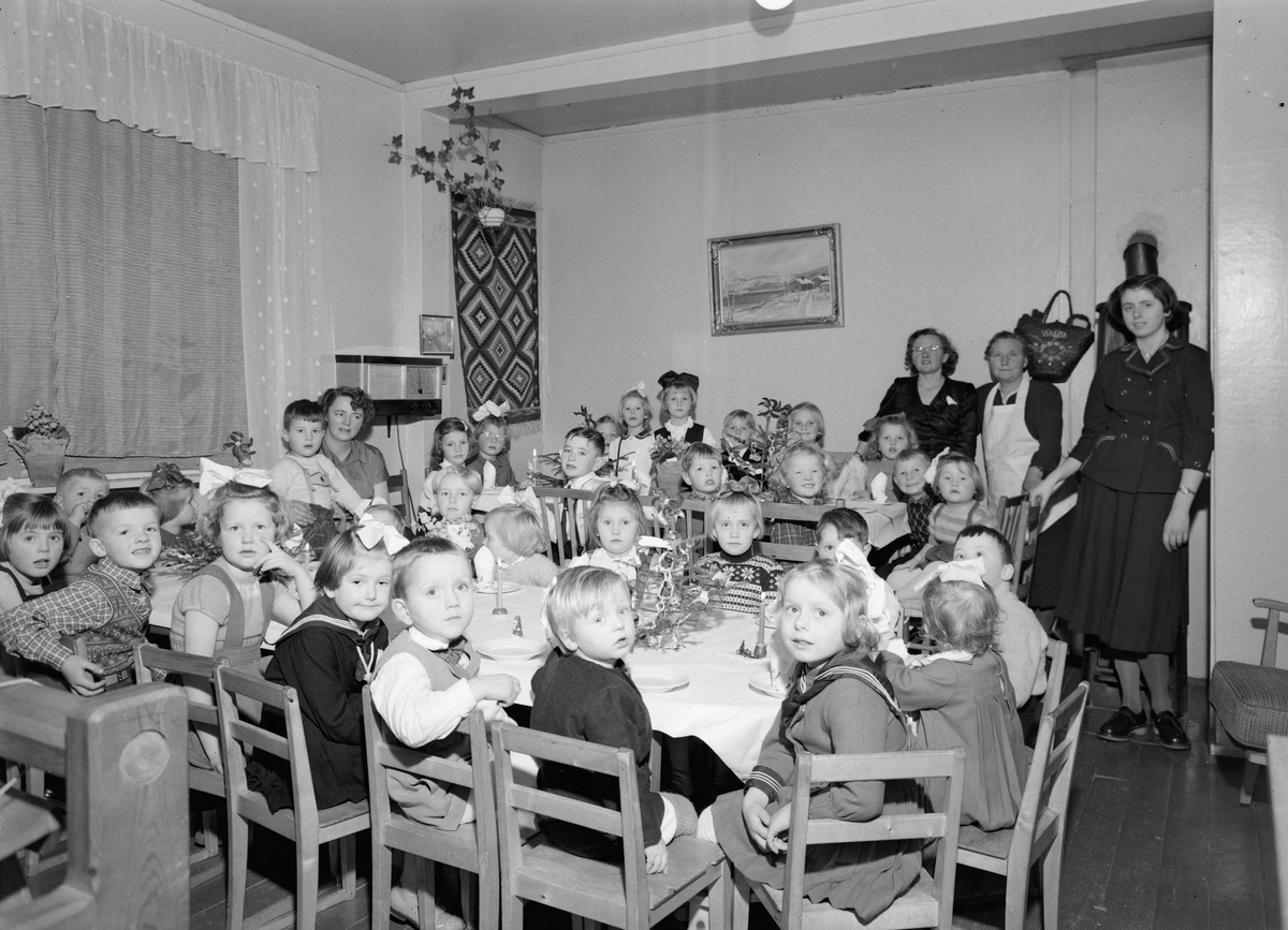 Daghjemmets juletrefest, gruppebilde