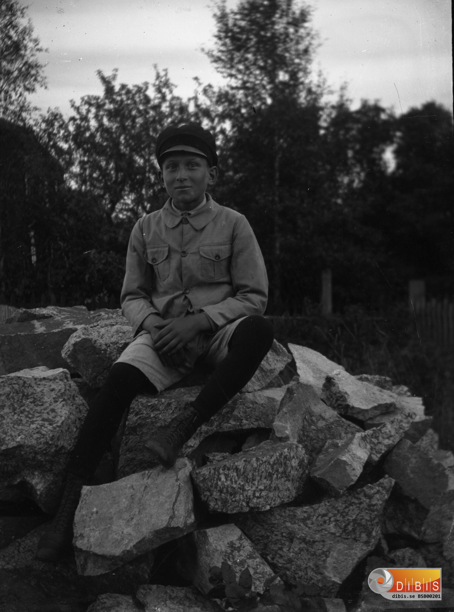 okänd ung man på stenröse