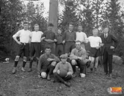 möjligen ett okänt fotbollslag. Synpunkt tillagd från Björn 