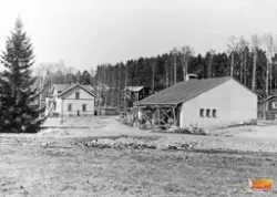 1/5 1952
Skifferbeläggning på taket utfört.