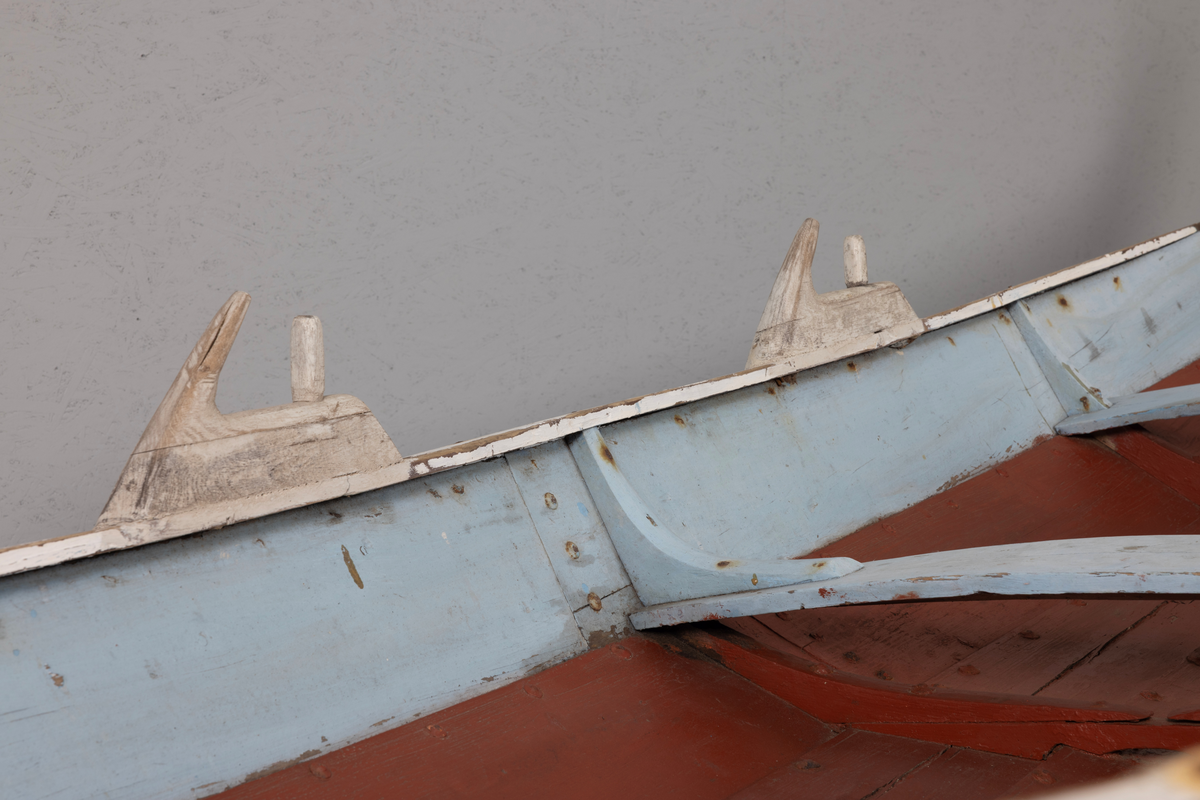 Elvebåt fra Vefsn, for 2 roere (4 keiper), 3 bordganger på hver side.