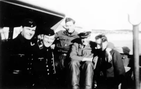 Ombord på motorminesveiperen "R 154" ved 7. motorminesveiperflotilje (7. R-Fl).