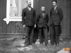 I Storberget, Ljusne

Från vänster:
1. Per Forsberg
2. Nils 