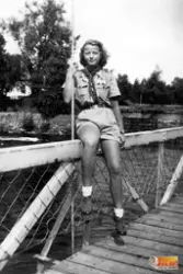 Britta Gustavsson iklädd scoutkläder (gift Britta Nordgren, 