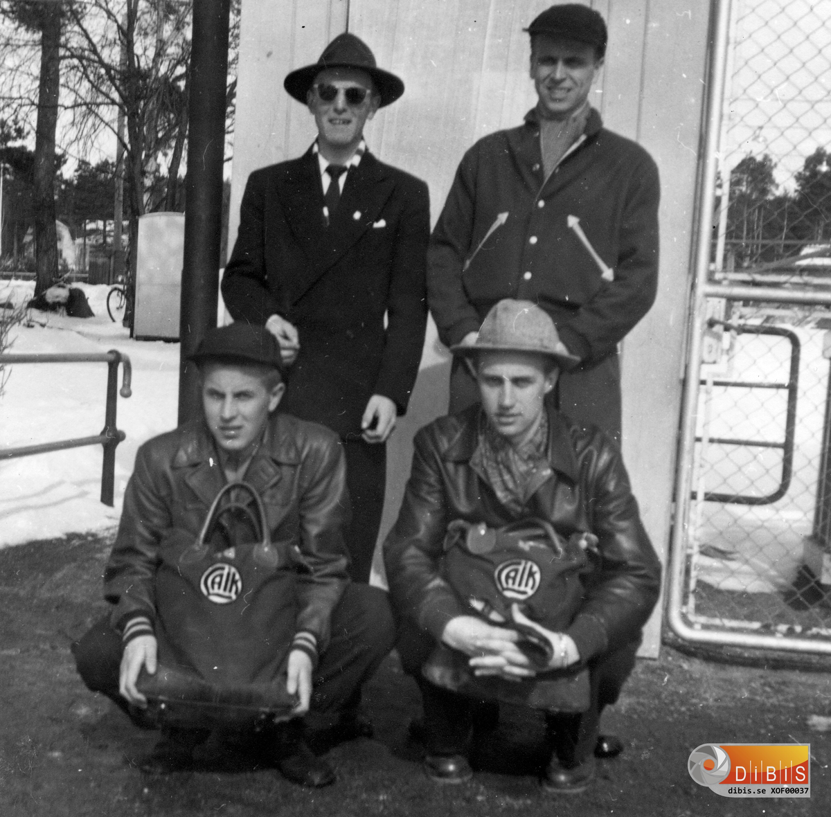 Sittande från vänster:
Roland Danielsson "Ruda"
Curt Carlsson

Stående från vänster:
Tage Jonsson "Bjacken"
Ove Hedberg "Knallen"