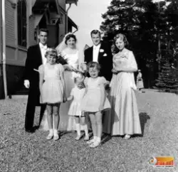 Brudgummen heter Birger Danielsson, från Axmar och bruden he