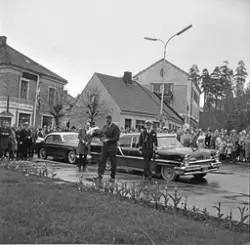 Jubileumsutstillingens åpning. Kronprins Harald legger ned k