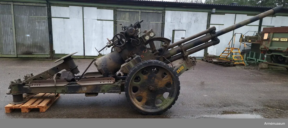 7,5 cm luftvärnskanon m/1930 med tillbehör.