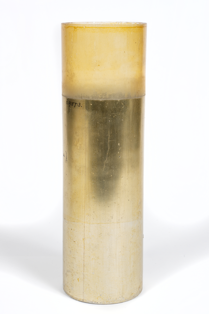 Leidenflaskan eller kleistska flaskan är en kondensator i form av en flaska, använd för att lagra elektrisk laddning.