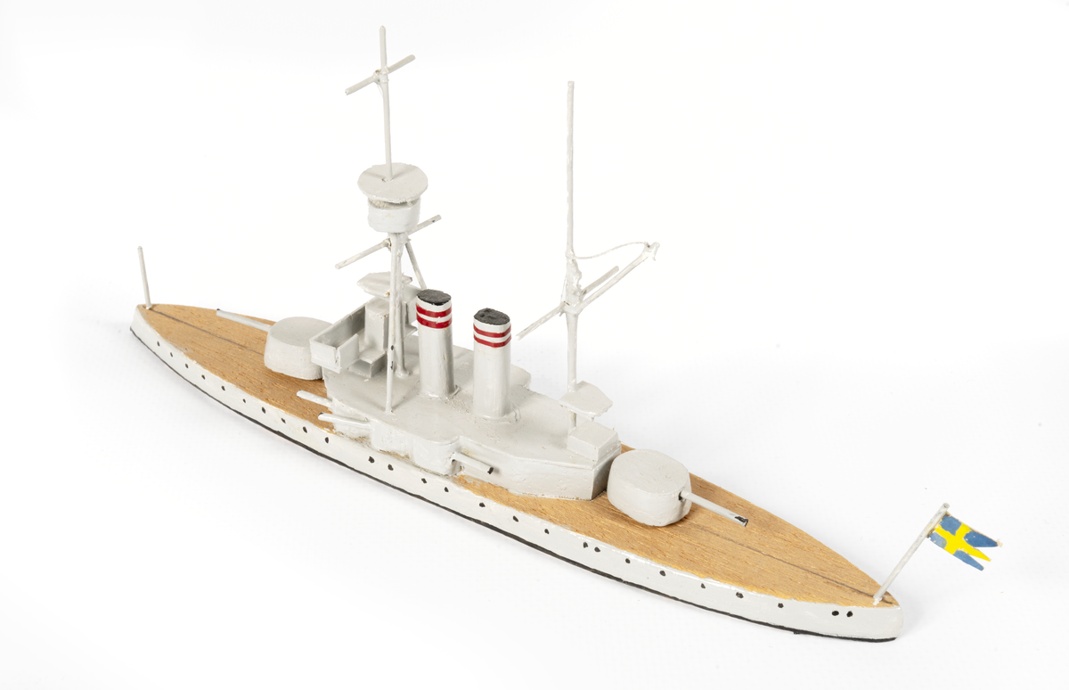 Föremålets form: Vattenlinjemodell.
Består av trä och metalltråd.