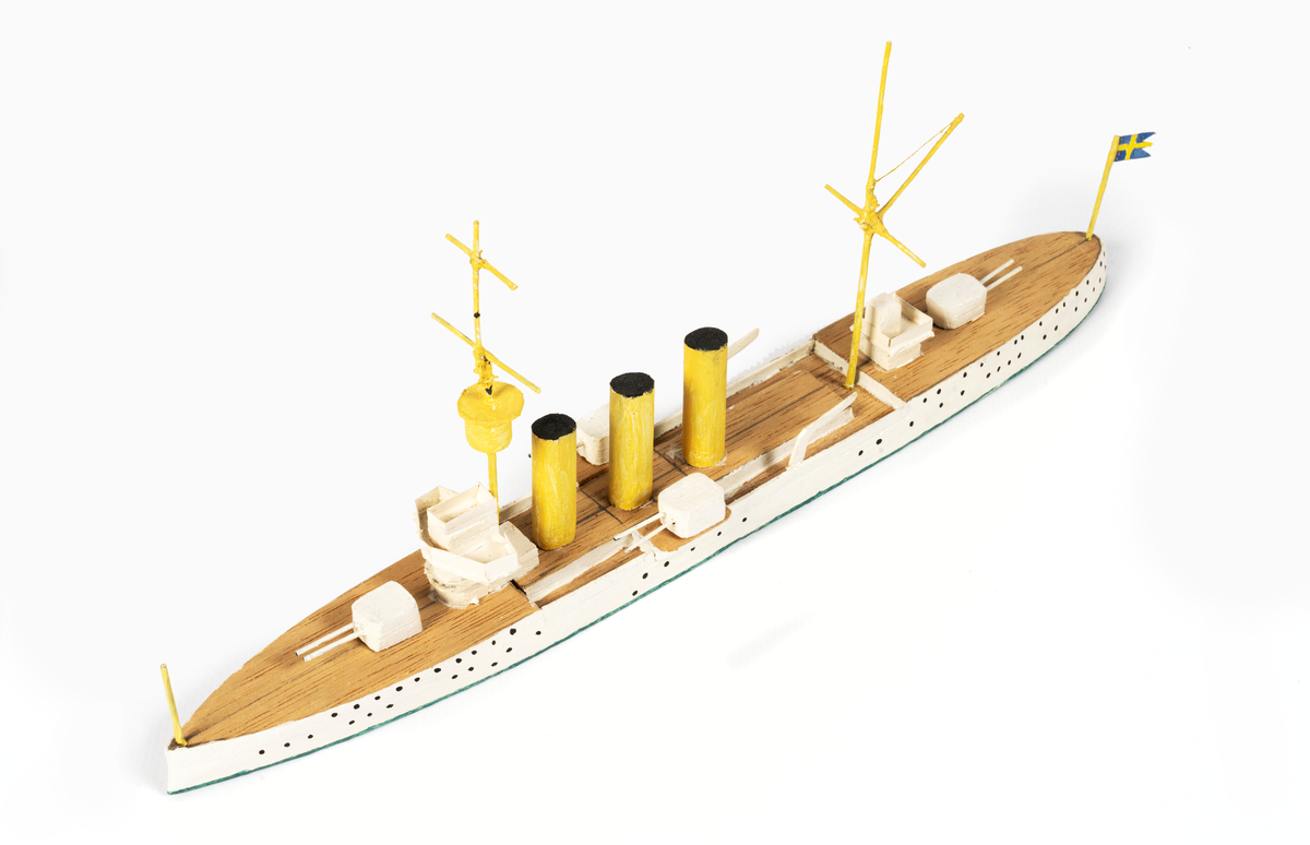 Föremålets form: Vattenlinjemodell.
Består av trä och metalltråd.