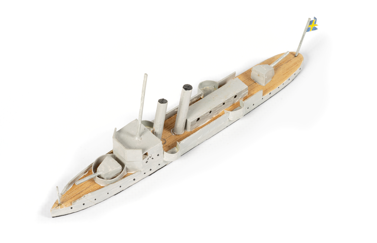 Föremålets form: Vattenlinjemodell.
Består av trä och metalltråd.