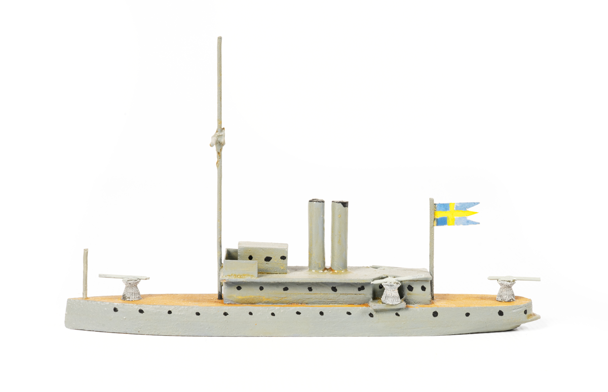 Föremålets form: Vattenlinjemodell.
Består av trä och metalltråd.