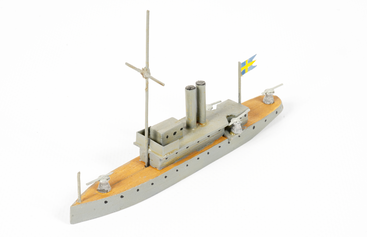 Föremålets form: Vattenlinjemodell.
Består av trä och metalltråd.