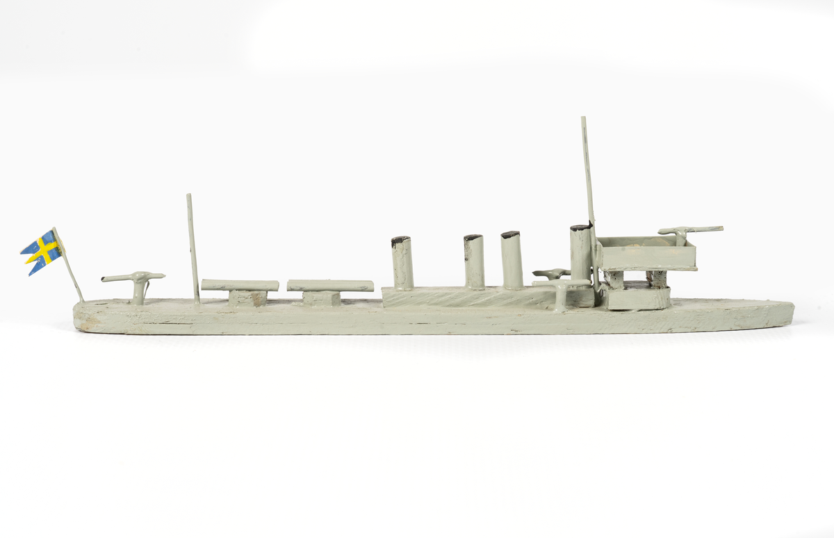 Föremålets form: Vattenlinjemodell.
Består av trä och metalltråd.