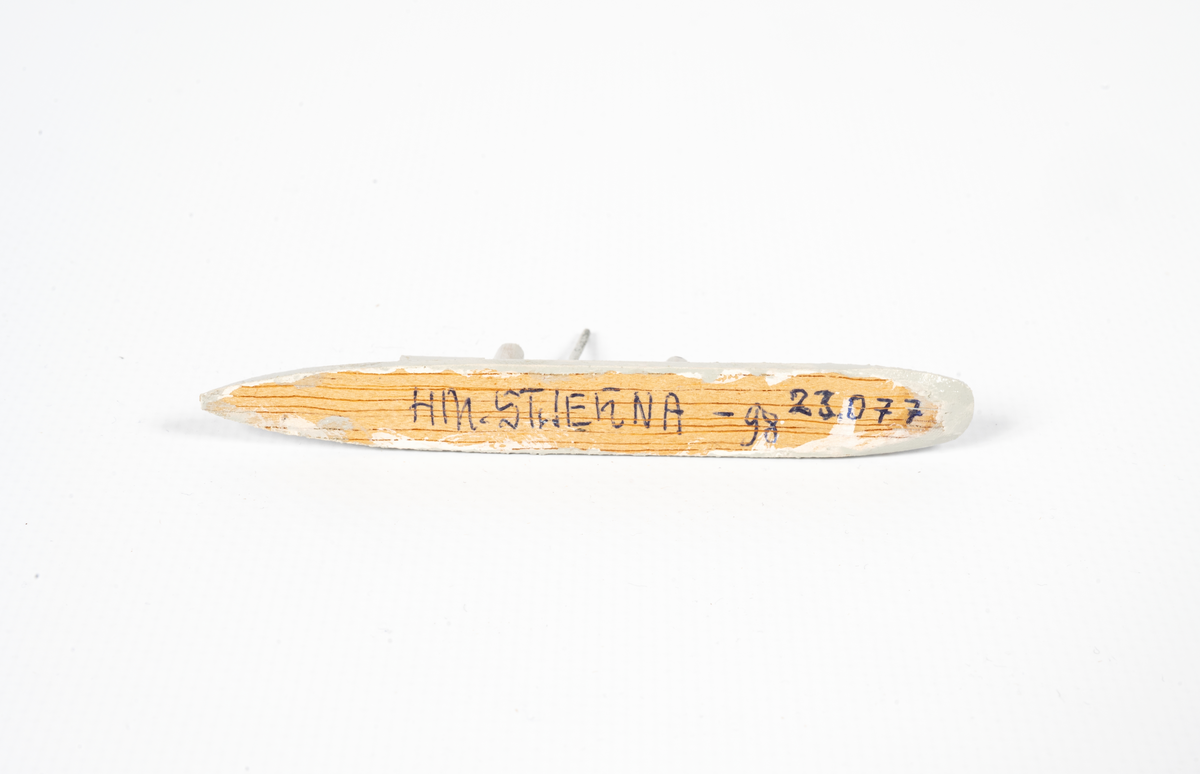 Föremålets form: Vattenlinjemodell.
Består av trä och metalltråd.