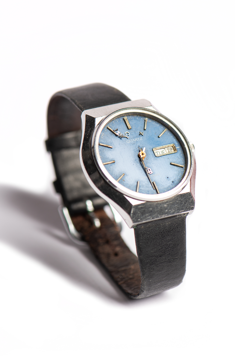 Armbandsur CITIZEN med brunt läderarmband. 
Urtavlans diameter: 30 mm.
Hela klockans längd (inkl. armband)235 mm.